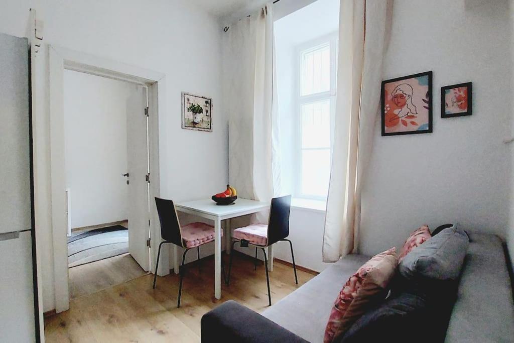 Checkinvienna-One Bedroom Apartment Luaran gambar